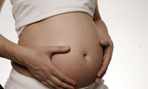 Foto genérica de una mujer embarazada. Archivo Efe..