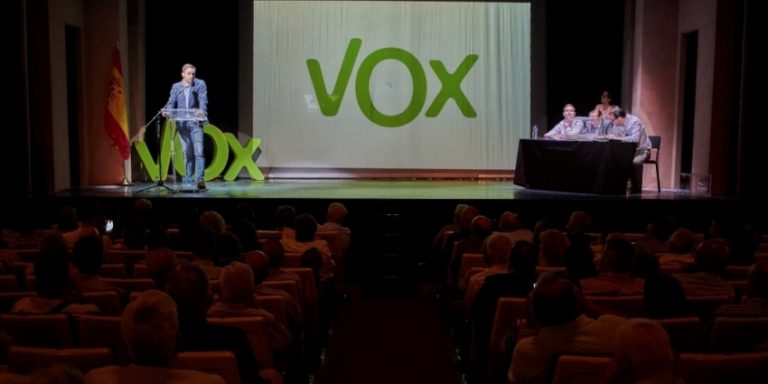 VOX urge ilegalizar el independentismo, «intervenir TV3», disolver a «los Mozos y recuperar la Educación»
