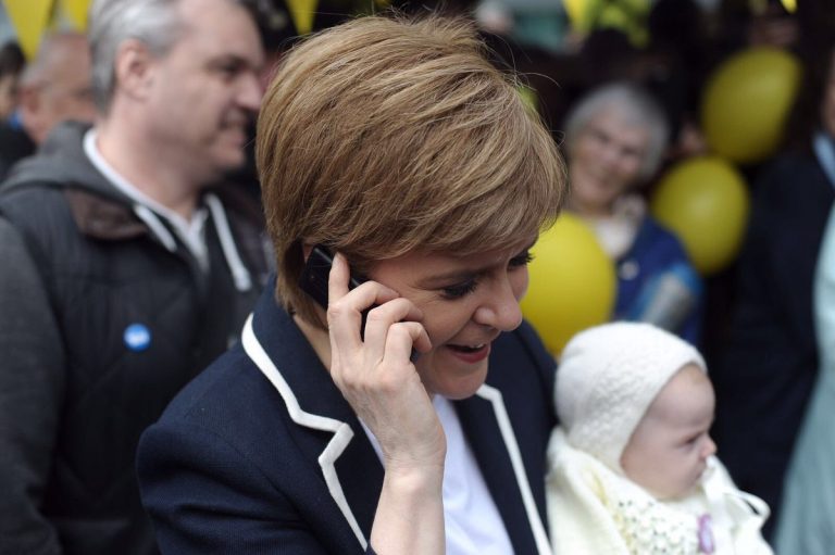 Sturgeon: «Noticias desgarradoras, mis pensamientos con víctimas del ataque terrible de Manchester»