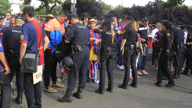 DISPOSITIVO SEGURIDAD PARTIDO F.C. BARCELONA - DEPORTIVO ALAVÉS