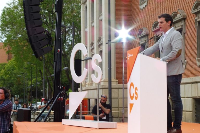 Rivera pide a «Podemos» votar a favor de los «presupuestos» del PP y gobernará «España en 2019»