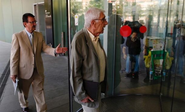 El extesorero de Convergencia CDC Daniel Osàcar a su llegada a la Justicia donde se celebra la última sesión del juicio por el expolio del Palacio de la Música. Efe