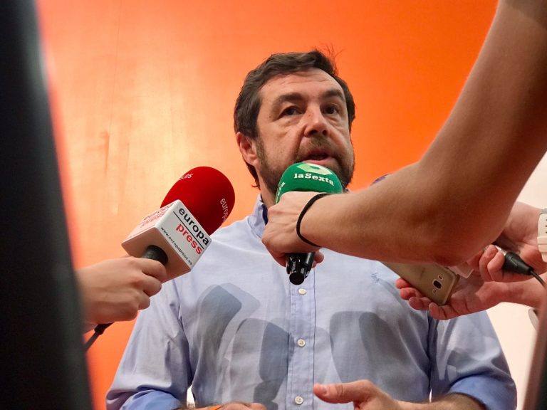 Gutiérrez dice que Cs es la «solución» ante un PP «corrupto» y un PSOE que «cambia de opinión»