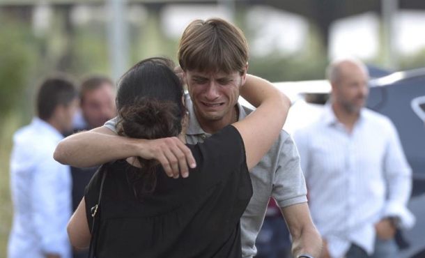 Compañeros del torero Iván Fandiño comienzan a llegar a la capilla ardiente