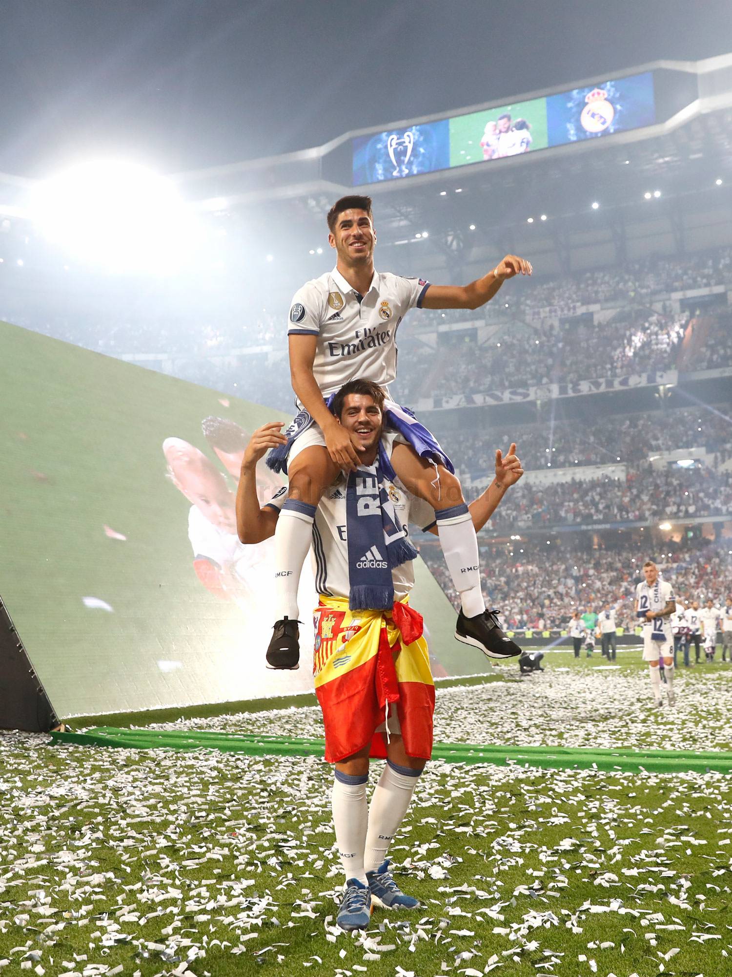 El estadio Santiago Bernabéu vibra con la fiesta de los campeones de ...