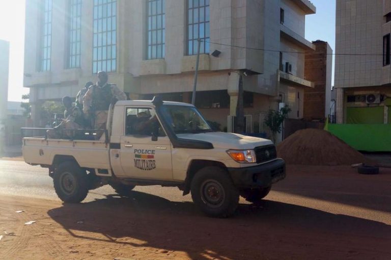 Varios muertos en un ataque terrorista en un complejo hotelero turístico de Mali (África)