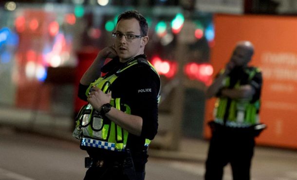 Police units at London Bridge after reports of a incident involving a van hitting pedestrian on London Bridge, Central London, Britain, 03 June 2017. Efe.