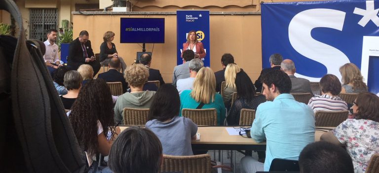 CDC inicia su campaña del referéndum, pide el «Sí, para que el Estado deje de maltratar a Cataluña»