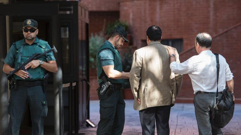La Guardia Civil interroga al Director General de Difusión de la Generalidad sobre el referendum 