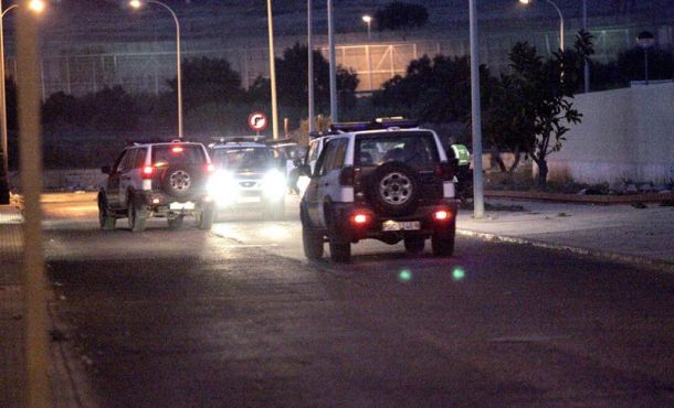 Dispositivo policial en las inmediaciones de la frontera de Beni-Enzar. Archivo Efe.
