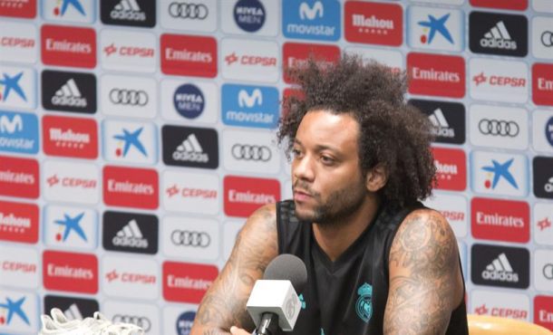 El jugador brasileño del Real Madrid Marcelo Vieira habla en una rueda de prensa sobre la Copa Internacional de Campeones. Efe.