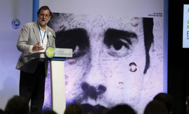 El presidente del Gobierno y del Partido Popular, Mariano Rajoy, durante su discurso en la escuela de formación Miguel Ángel Blanco de Nuevas Generaciones. Efe.