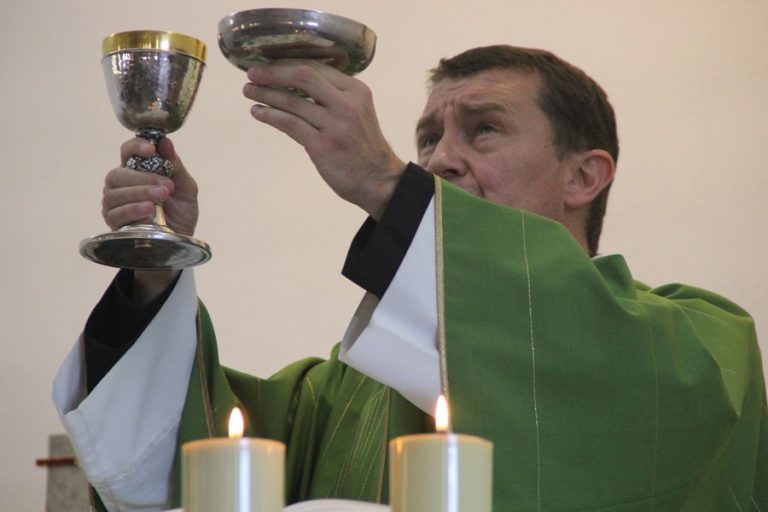 Custodio: El referéndum es una «gran bola de nieve» contra Puigdemont, 50% de catalanes no votará