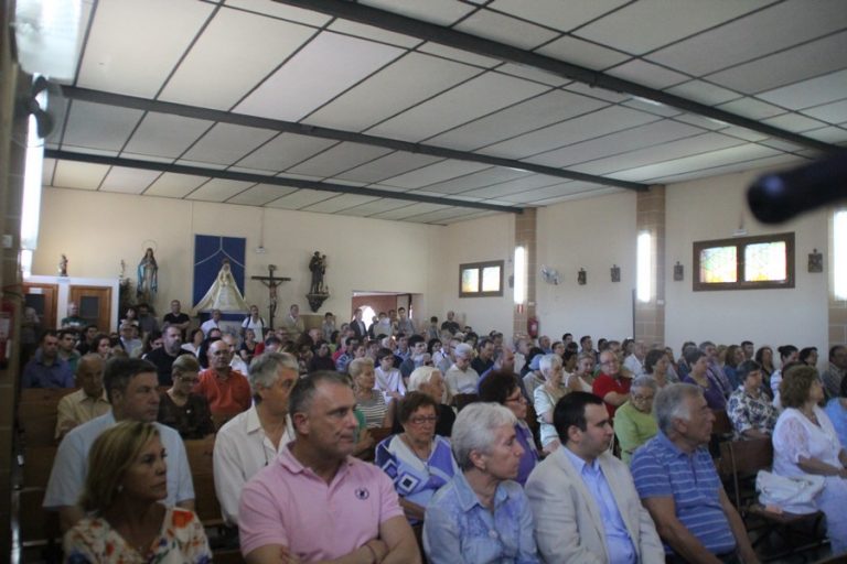 Multitudinaria Misa de apoyo a un cura catalán por su sermón sobre la homosexualidad (LGTB)