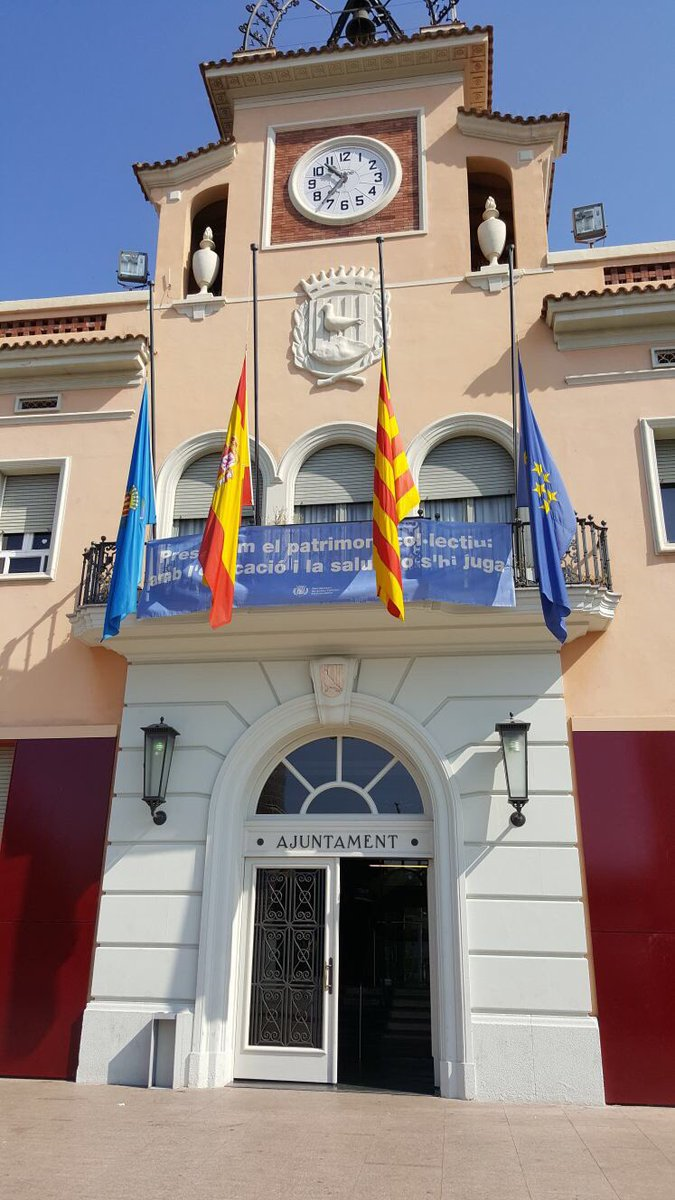 Santa Coloma de Gramanet (Barcelona) España, 22.07.2017. Vista del balcón del Ayuntamiento de Santa Coloma de Gramanet este sábado.. Lasvocesdelpueblo.