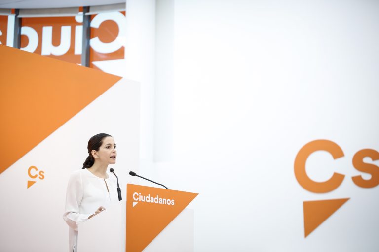 Inés: «Hoy se cumplen 18 meses» de hoja de ruta separatista y los catalanes siguen con DNI español