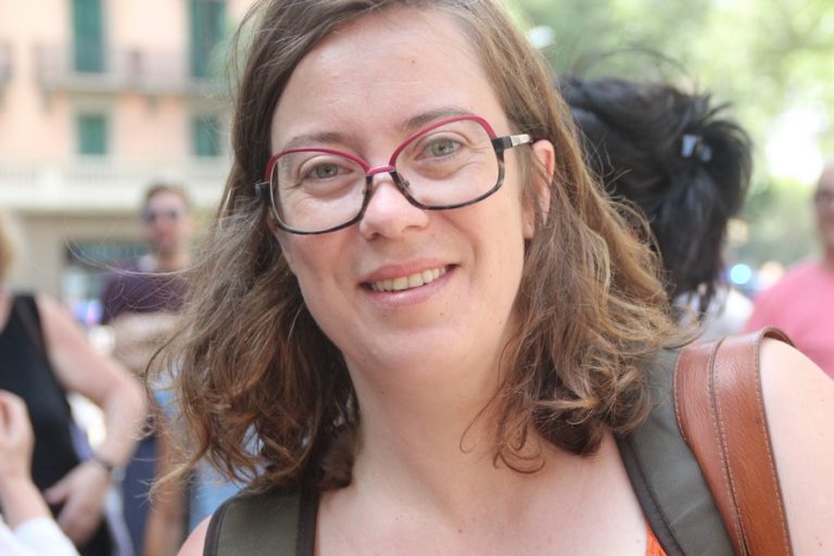 La escuadra de CUP pide prohibir Airbnb y expropiar hoteles como el Vela o Las Arenas