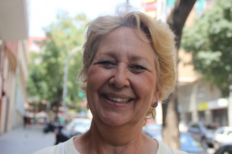 Valerio: Rajoy «tiene que protegernos», concentración ante Delegación de Gobierno en Cataluña