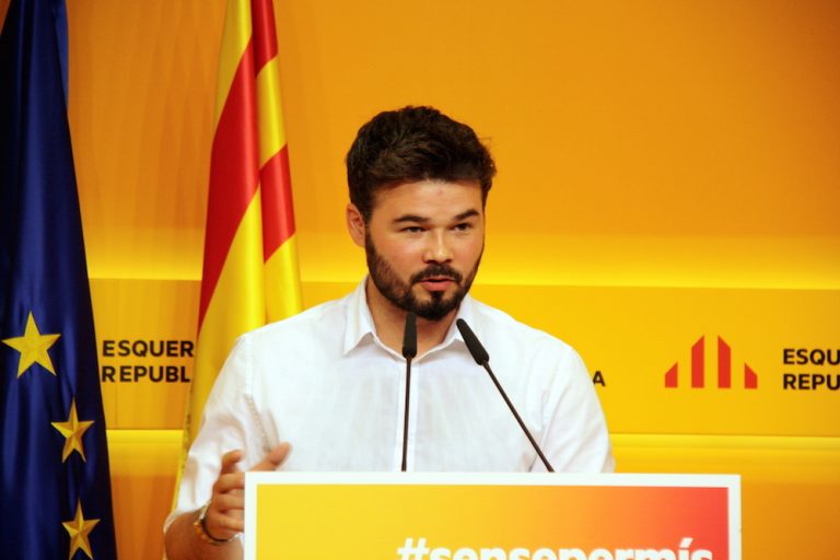 Rifirrafe entre Erik y Rufián: «Sí hablas en español, debes escribir Cataluña y no Catalunya»
