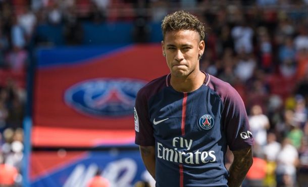 El delantero del PSG y ex fubolista de FC Barsa, Neymar da Silva, ya en París (Francia). Archivo Efe.