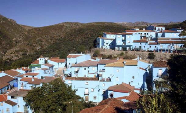 El pequeño municipio de Júzcar (Málaga), situado en pleno corazón de la Serranía de Ronda. Archivo Efe