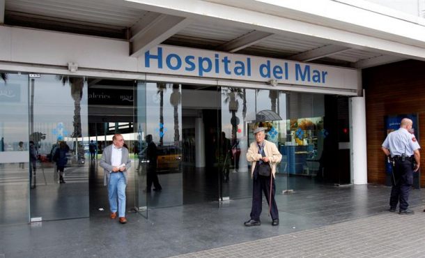 En la imagen, la fachada del Hospital de la Ciudad Condal española en Cataluña, Hospital del Mar. Efe.