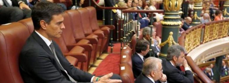 Pedro Sánchez lidera la lista de políticos sin escaño y con poder en el Congreso de España