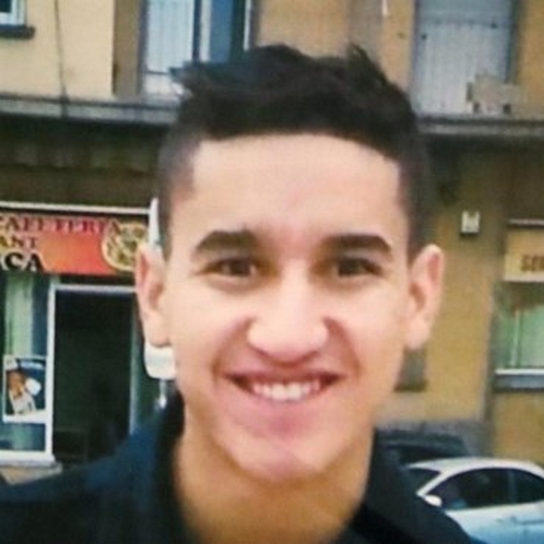 Fotografía del terroristas islamistas Younes Abouyaaqoub, identificado como el conductor que conducía la furgoneta de La Rambla, mostrada por el ministro del Interior. Efe