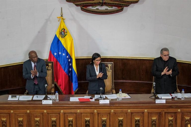 El chavismo se atrinchera para enfrentar la «temeraria amenaza» de Trump