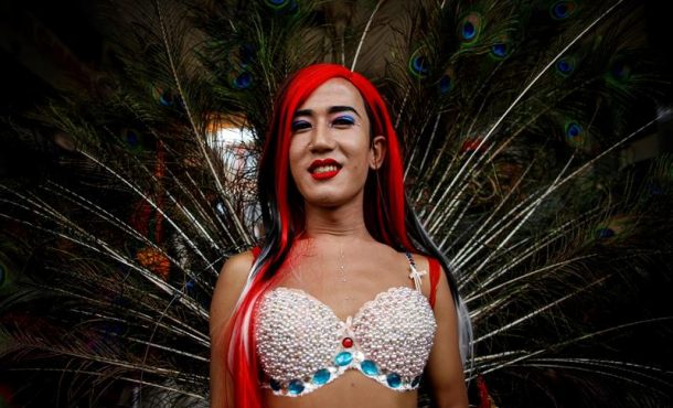 NEPAL, 08.08.2017. Una persona participa en la 14 edición del desfile del Orgullo LGTB (el colectivo de lesbianas, gais, transexuales y bisexuales) en Katmandú (Nepal) hoy, 8 de agosto. Efe.