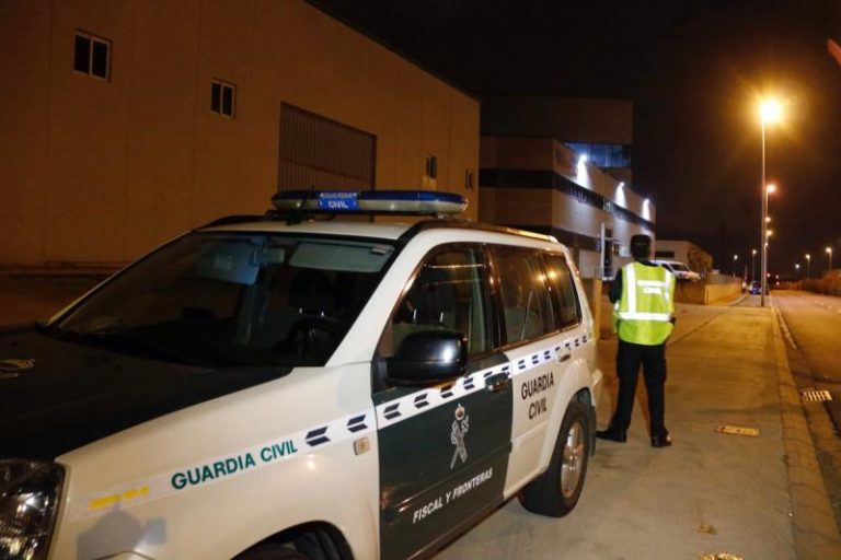 La Guardia Civil registra la imprenta de Constantino (Tarragona) ante preparativos del 1-O