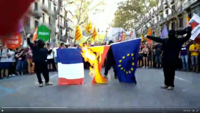 BARCELONA, 11.09.2017.- En la imagen, un grupo d separatistas extremistas catalanes de la CUP. Lasvocesdelpueblo