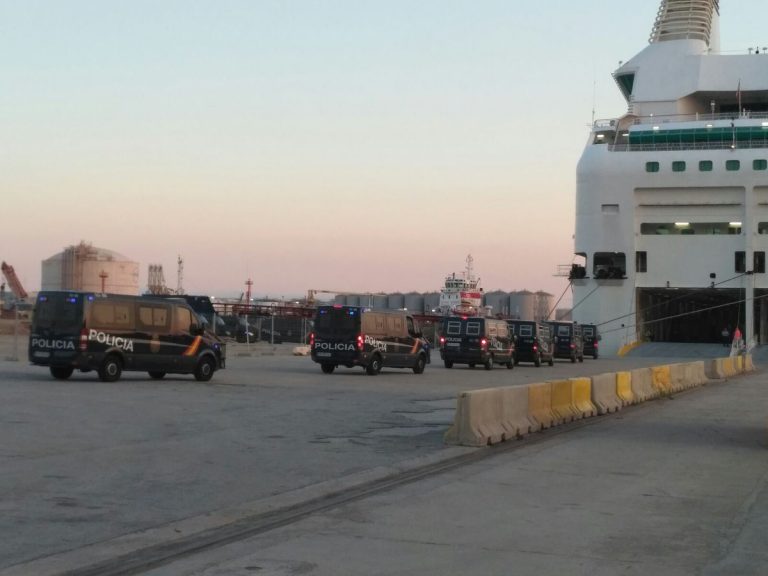 Llegan más de 3 mil Policías a Cataluña en tres barcos atracados en Barcelona y Tarragona