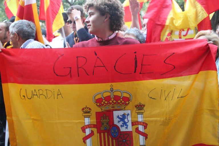 Convocan ante Cataluña Radio contra el 1-O y la «chivata» periodista «Mónica Terribas»