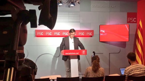 BARCELONA (ESPAÑA), 04.09.2017. El secretario de Organización, Salvador Illa, hoy en rueda de prensa. lasvocesdelpueblo