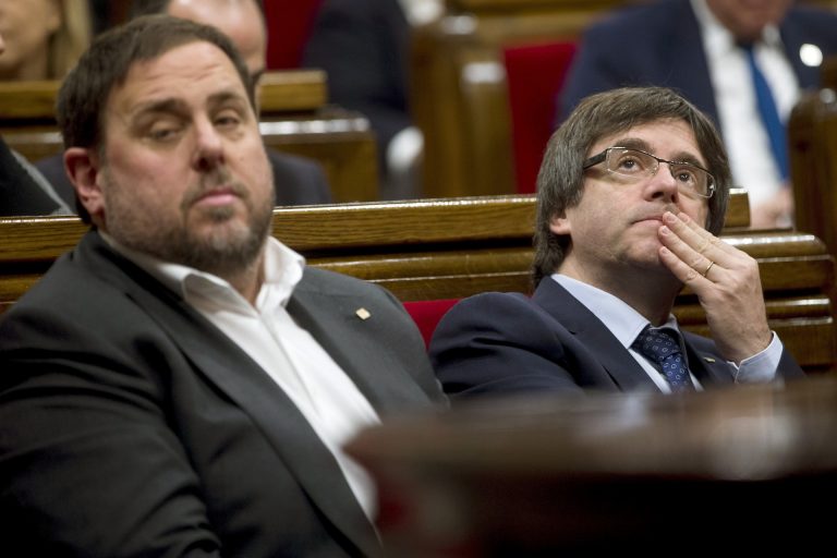Puigdemont y Junqueras se burlan de la Justicia con apertura de cuenta Twitter del referéndum (1-O)