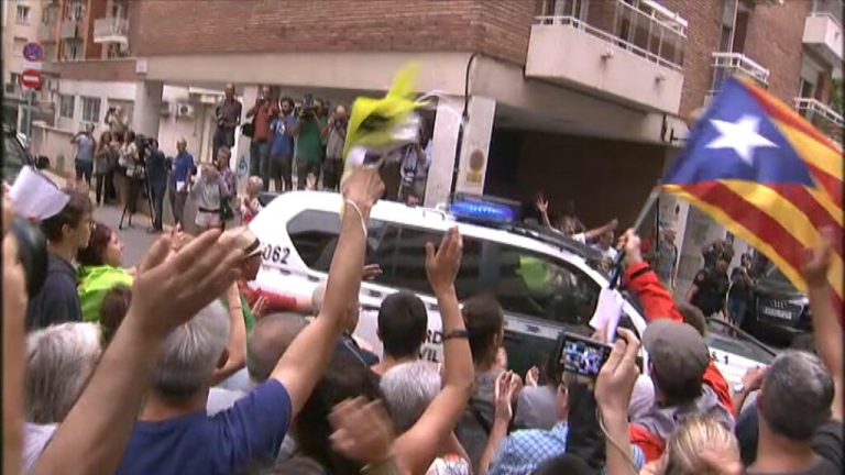 La Guardia Civil se lleva ordenador del separatista de Valls (Tarragona), escondite del material del 1-O