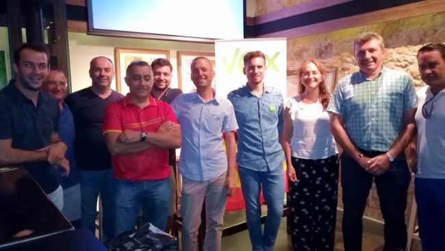 Cartagena (Murcia), 16.09.2017. En la imagen, el equipo de VOX en Cartagena y miembros del Comité Ejecutivo Provincial de VOX. Lasvocesdelpueblo