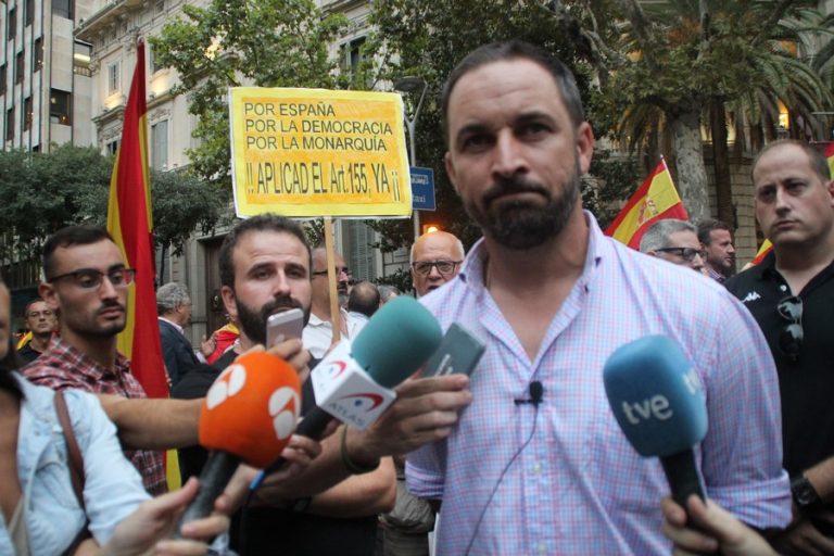 Abascal: «Rajoy tiene que Gobernar, no puede esconderse detrás de jueces y falda de Merkel»