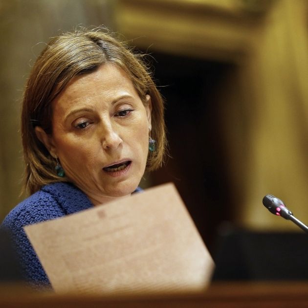 La antiespañola presidenta del Parlamento autonómico de Cataluña, Carme Forcadell Lluís, durante una sesión del parlamento de Cataluña. Archivo Efe.