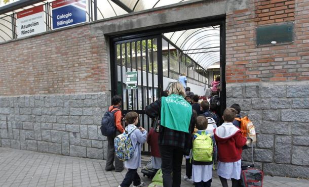 Momento de la apertura de un colegio. Archivo Efe.