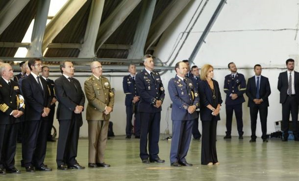 ALBACETE (ESPAÑA), 13.10.2017. Fotografía facilitada por el Ministerio de Defensa de la Ministra de Defensa María Dolores de Cospedal(4d). Efe.