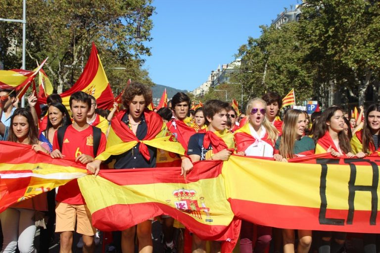 Un 51,3% de los catalanes defiende la unidad de España frente al 41,8% que defiende la independencia de Cataluña