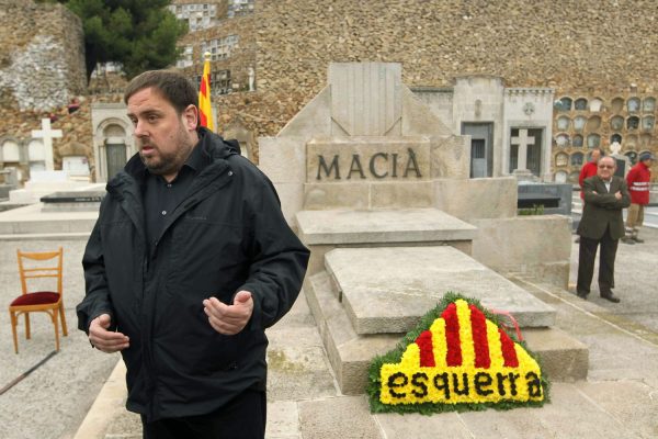 BARCELONA (ESPAÑA), 25.12.2012. En la imagen, el vicepresidente del Gobierno d ela Generalidad de Cataluña y consejero de Economía, Oriol Junqueras Vies durante la ofrenda. Efe