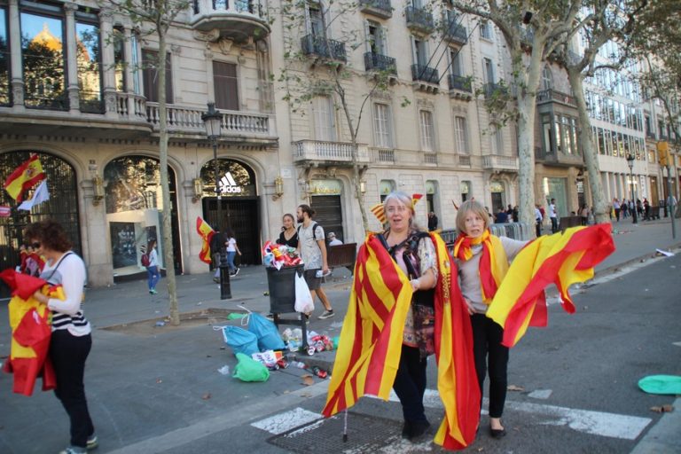 Mozos custodian la Generalidad e informarán al juez si ex consejeros no dejan sus despachos