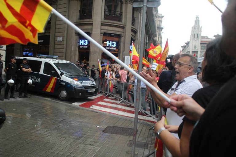 Guardia Civil y Policía intervinieron en «legítima defensa» frente a «no identificados» el 1-O