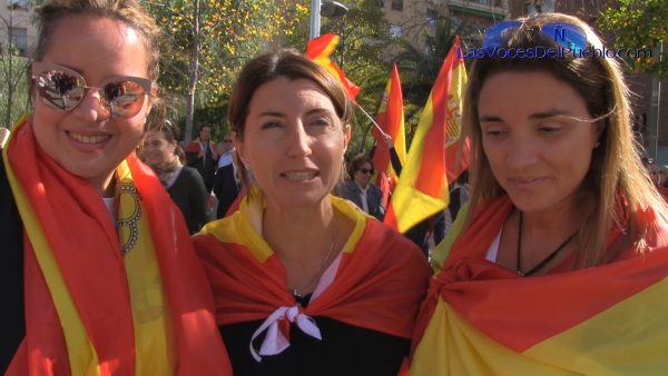 CUARTEL 'EL BRUC' (BARCELONA) ESPAÑA, 22.10.2017. Las tres mujeres catalanas 'hartas' del odio y rencor separatista en Cataluña. Lasvocesdelpueblo