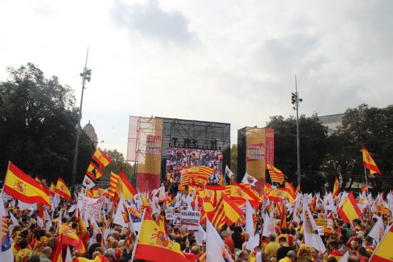 Los catalanes piden en su manifiesto del 12-O «firmesa ante golpismo delirante» en Cataluña