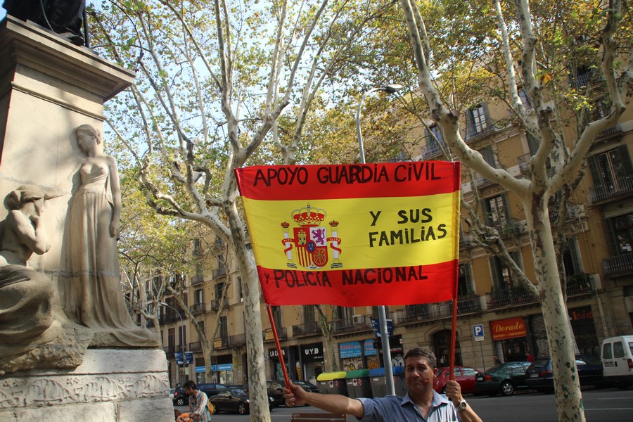 Plaza de Cataluña (BARCELONA) ESPAÑA, 12.10.2017. Manifestación 12-Oc 2017 en Barcelona, Lasvocesdelpueblo (710)
