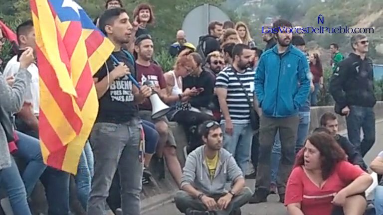 Un autónomo catalán muy indignado pide a «fascistas ruines» separatistas «dejarme ir a trabajar»